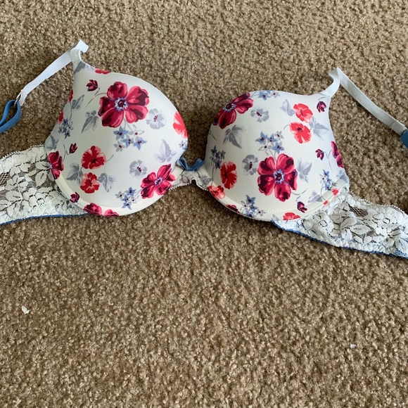 Bras - Picture 1 of 7